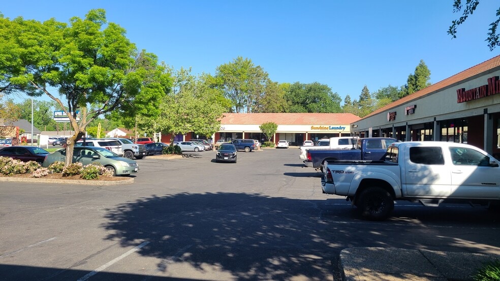 More Photos Of 1722 Mangrove Ave, Chico Unknown For Lease