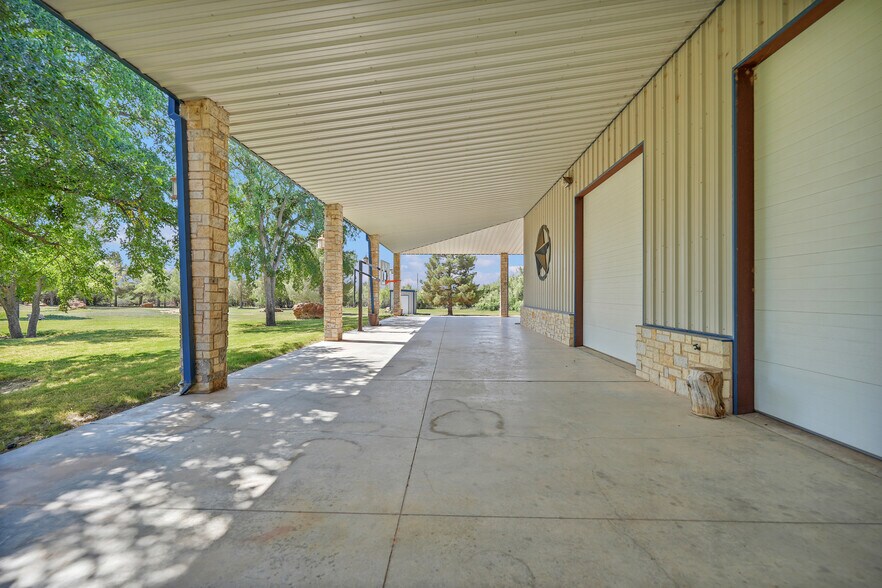More Photos Of 2828 Interstate 20, Midland Flex For Sale