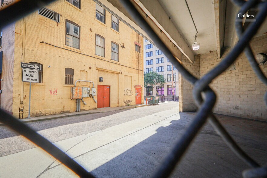 More Photos Of 20 E General Robinson St, Pittsburgh Parking Garage For Lease