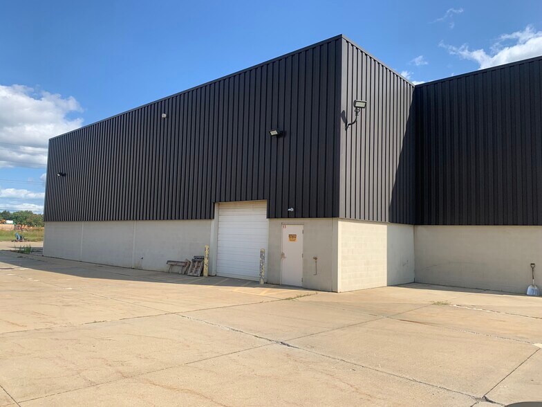 More Photos Of 6633 Diplomat Dr, Sterling Heights Manufacturing For Lease