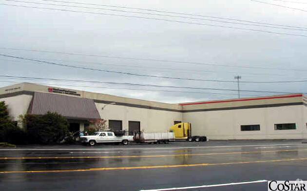 More Photos Of 4600-4670 NW St Helens Rd, Portland Warehouse For Lease