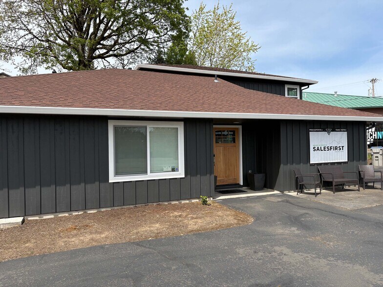 More Photos Of 12555 SW Hall Blvd, Tigard Office For Sale