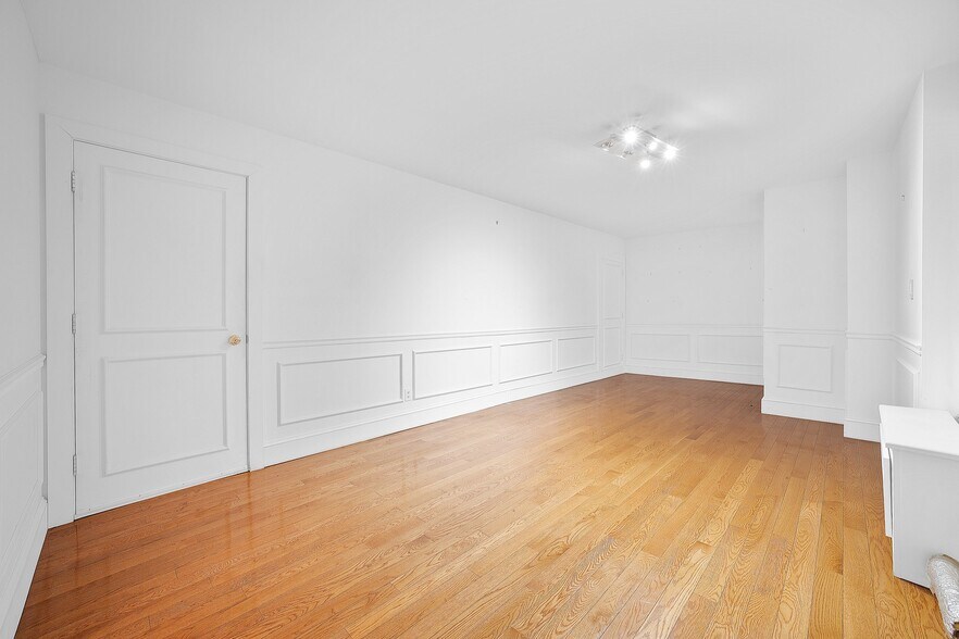 More Photos Of 111 E 62nd St, New York Medical For Lease