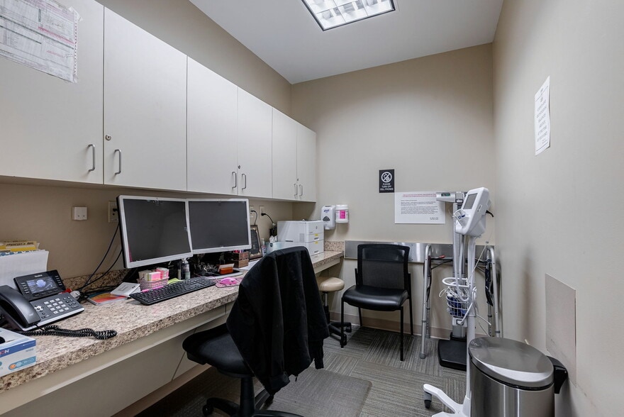 More Photos Of 1500 Langford Dr, Watkinsville Medical For Sale