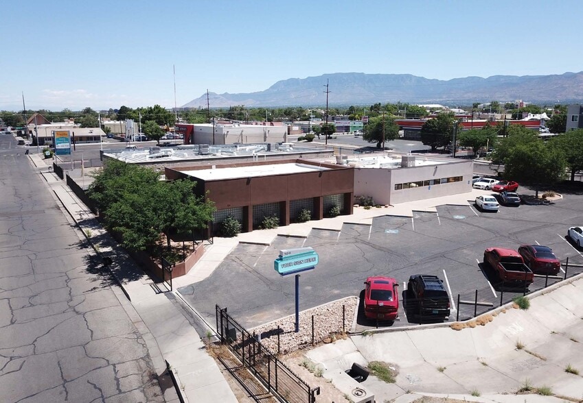 More Photos Of 124 Alvarado Dr SE, Albuquerque Medical For Sale