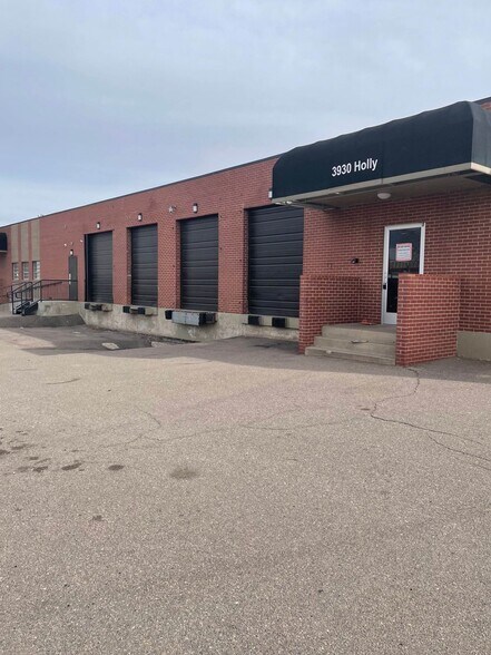 More Photos Of 3930-3940 Holly St, Denver Warehouse For Lease