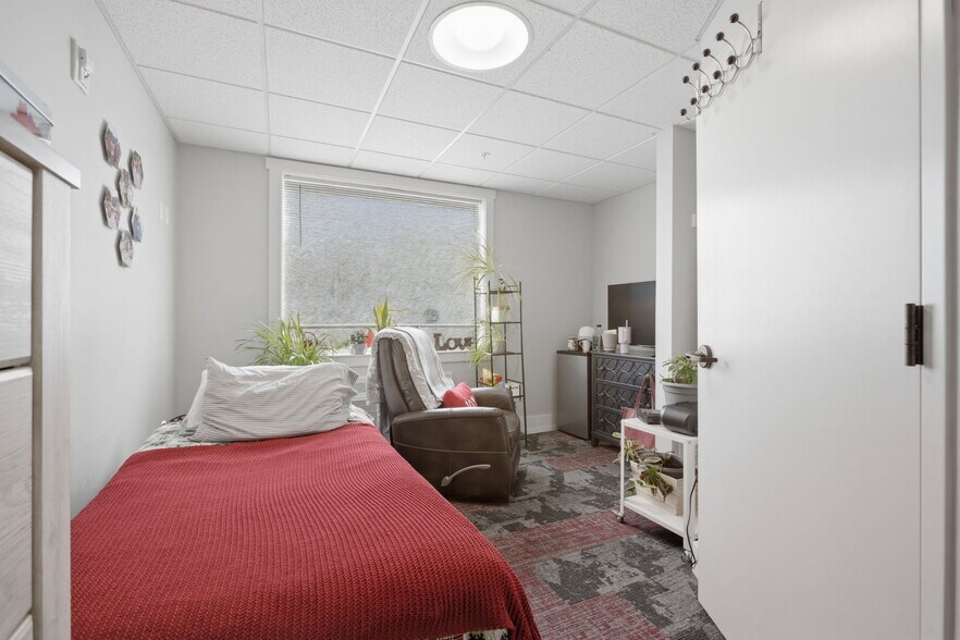 More Photos Of 915 N H St, Fremont Assisted Living For Sale