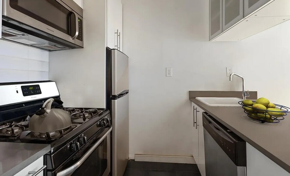 More Photos Of 532 6th Ave, Brooklyn Apartments For Sale