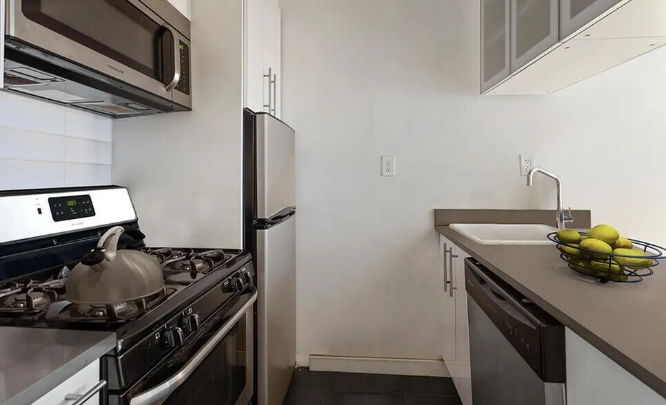 More Photos Of 532 6th Ave, Brooklyn Apartments For Sale