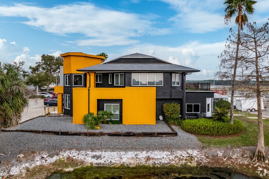 More Photos Of 1991-1993 Industrial Dr, Deland Office For Sale