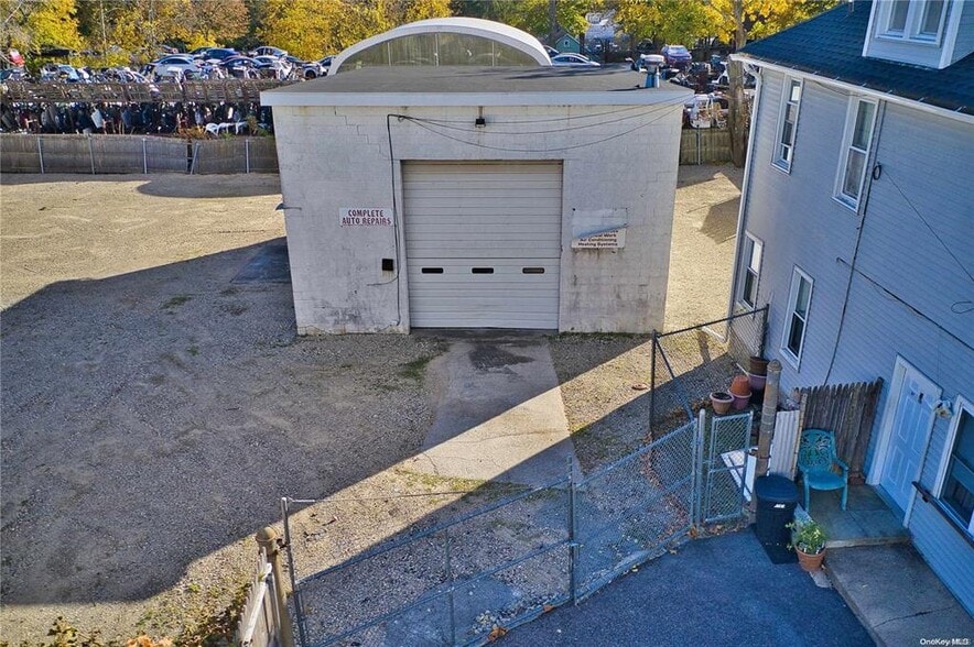 More Photos Of 6 Chadwick St, Glen Cove Specialty For Lease