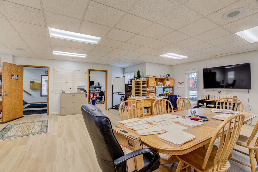 More Photos Of 2434 Commerce Blvd, Mound Office For Sale