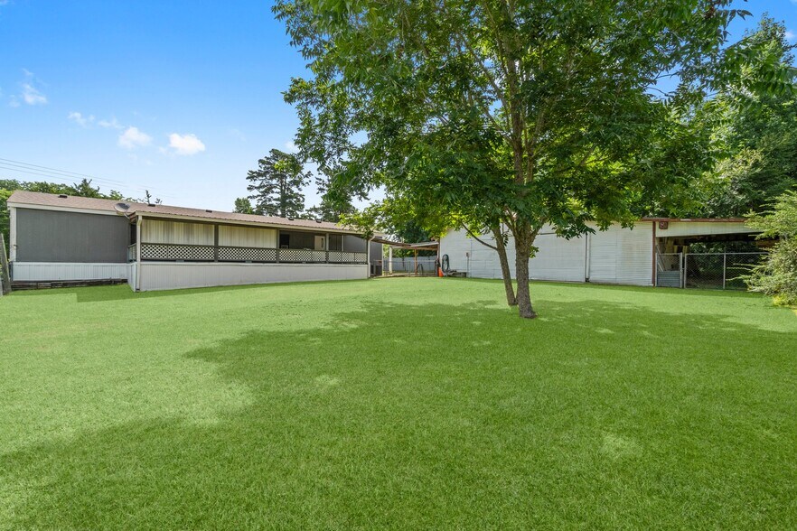 More Photos Of 3318 SH-146S, Livingston Mixed Retail For Sale