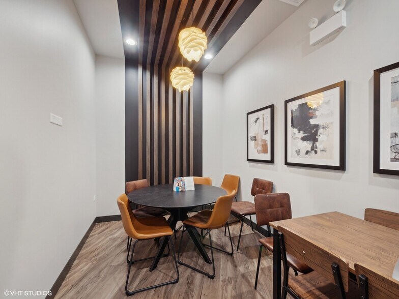 More Photos Of 3916 N Broadway St, Chicago Storefront Retail Office For Sale