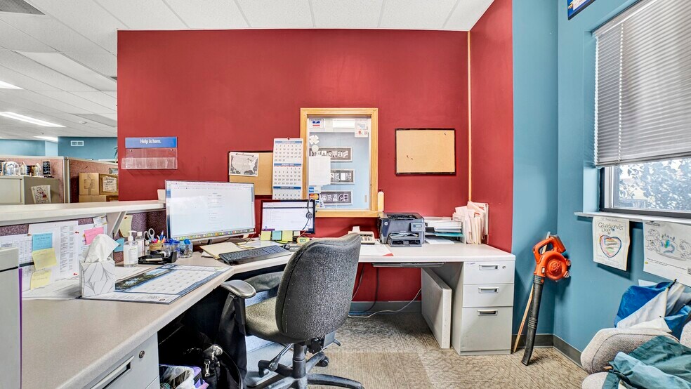 More Photos Of 961 N Main St, Mansfield Warehouse For Lease