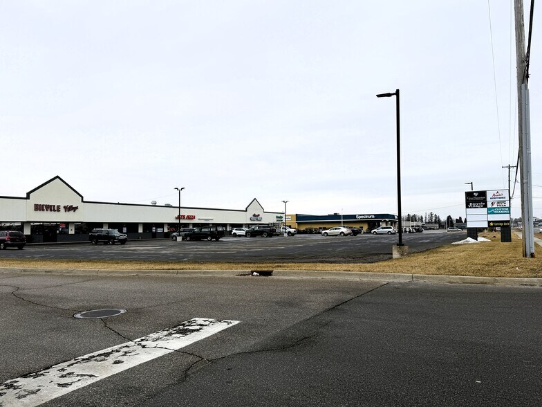 More Photos Of 5671-5719 Bay Rd, Saginaw Unknown For Lease