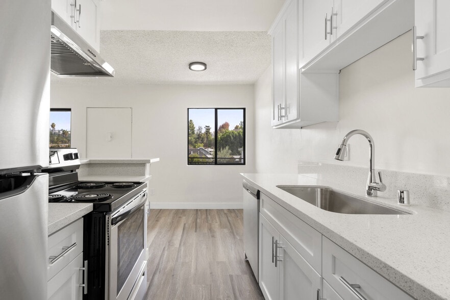 More Photos Of 200 S Avenue 59, Los Angeles Apartments For Sale