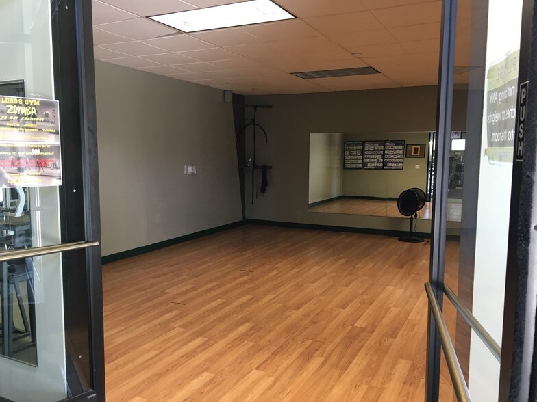 More Photos Of 906 Tommydon Dr, Stockton Warehouse For Lease