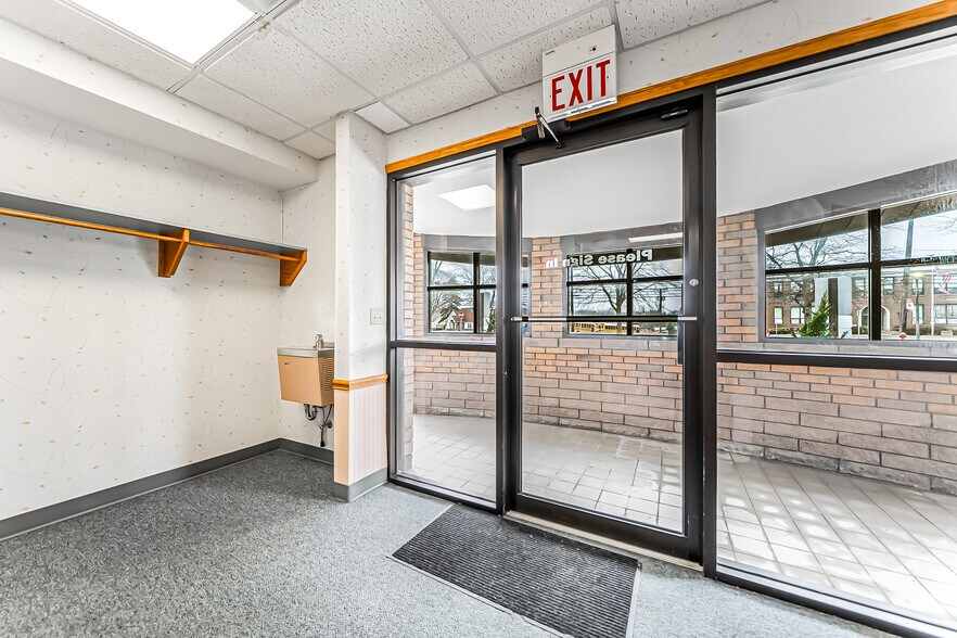 More Photos Of 36595 Detroit Rd, Avon Medical For Lease