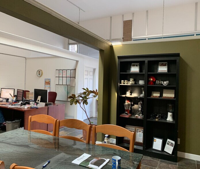 More Photos Of 716-718 Frederick St, Santa Cruz Flex For Sale