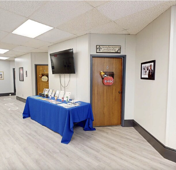 More Photos Of 1212 S Air Depot Blvd, Oklahoma City Office For Sale