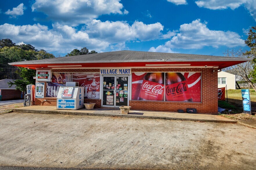 More Photos Of 247 Cannon Dr, Social Circle Restaurant For Sale