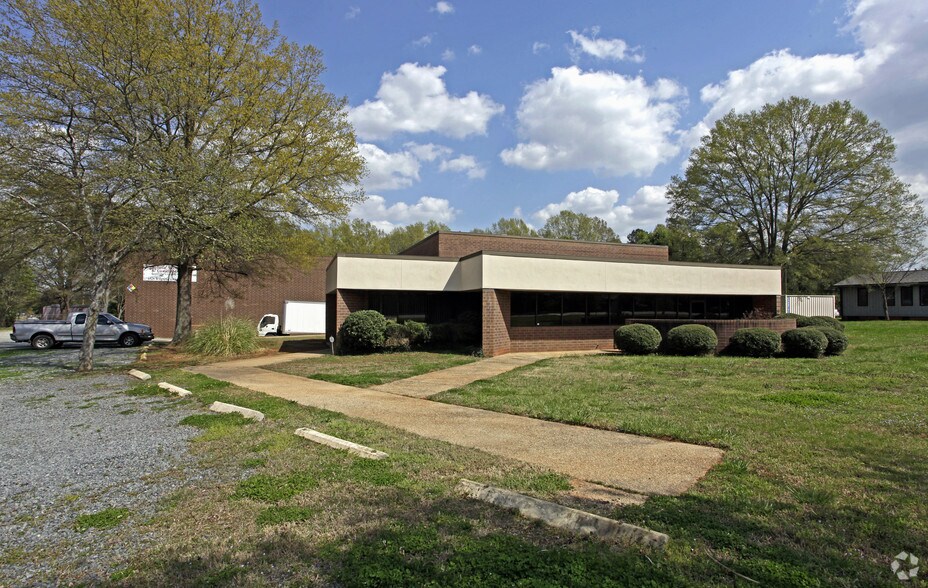 More Photos Of 6824 Wilgrove Mint Hill Rd, Mint Hill Light Distribution For Lease
