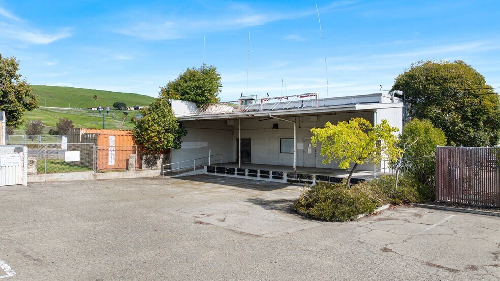 More Photos Of 33641 Mission Blvd, Union City Freestanding For Sale