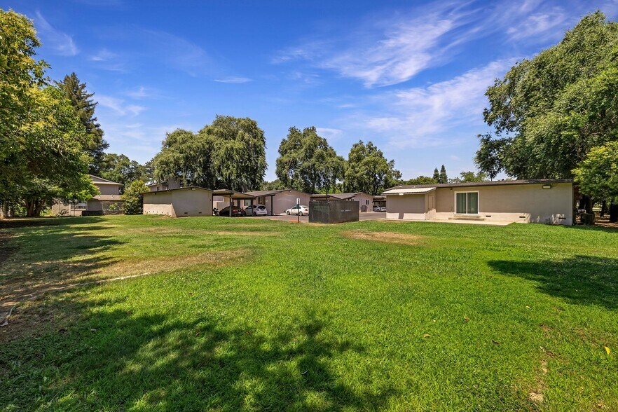 More Photos Of 1445 W 3rd St, Chico Apartments For Sale