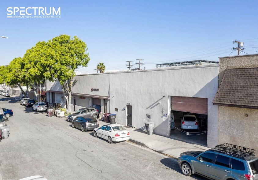 Primary Photo Of 525 W Windsor Rd, Glendale Manufacturing For Sale
