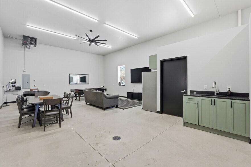 More Photos Of 6580 Lake Rd, Windsor Warehouse For Sale