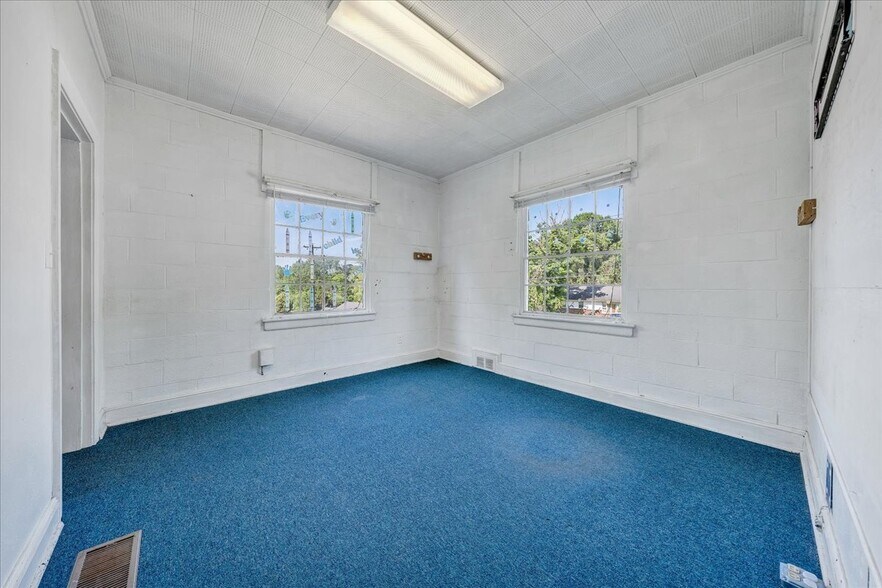 More Photos Of 1687 Stultz Rd, Martinsville Specialty For Sale