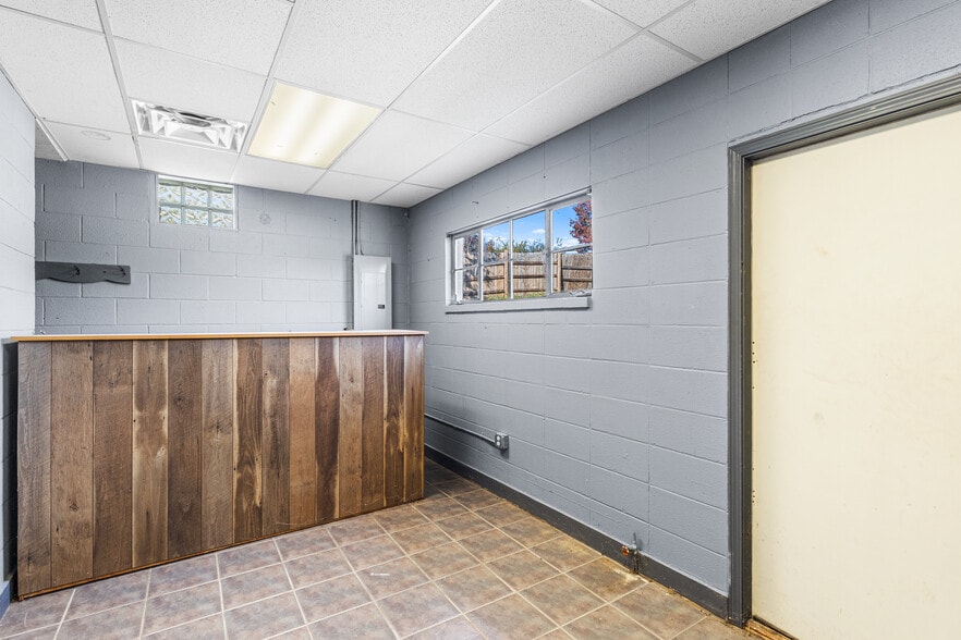 More Photos Of 260 Old Nicholson Rd, Walton Warehouse For Sale