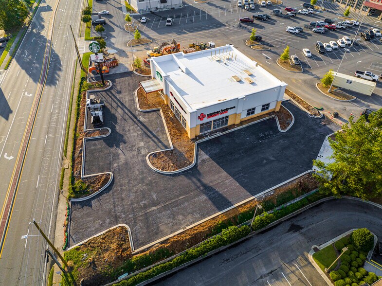 More Photos Of 1302 W Walnut Ave, Dalton Storefront For Sale