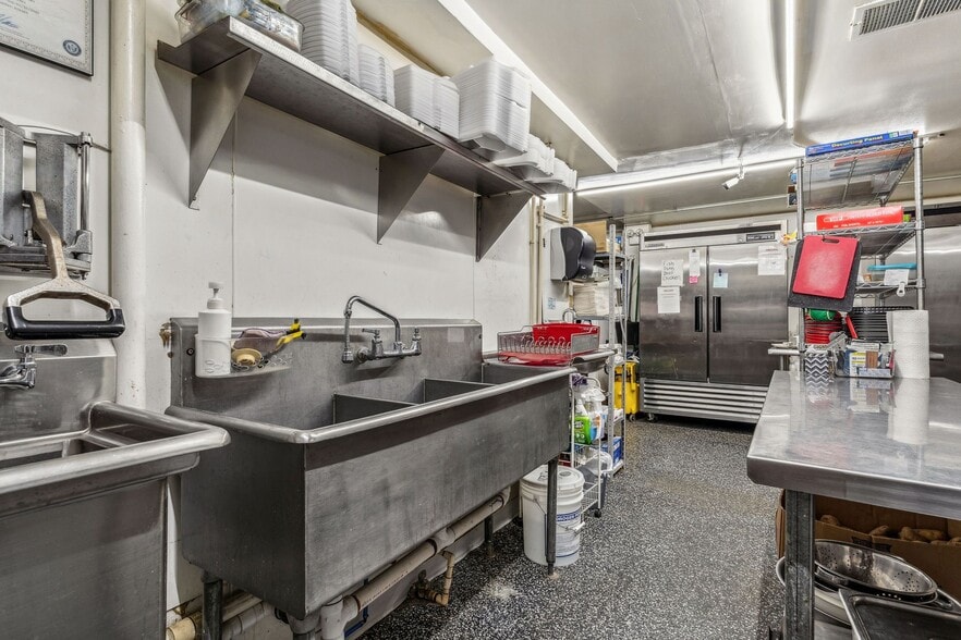 More Photos Of 297 N Main St, Dunkirk Bar For Sale