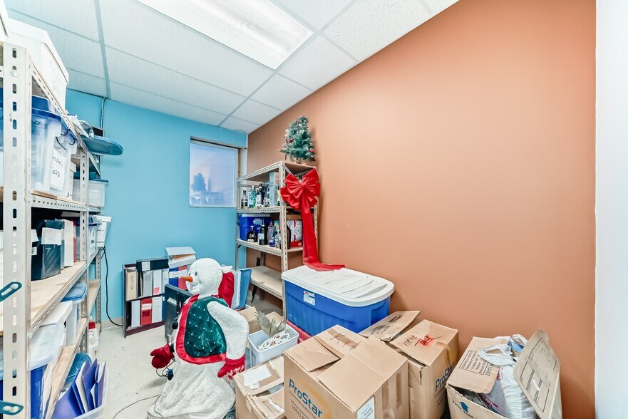More Photos Of 116 Orchard Way, Strathmore Service For Lease
