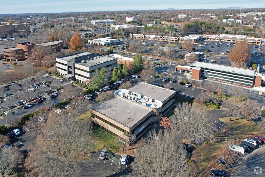 More Photos Of 730 Highland Oaks Dr, Winston-Salem Medical For Sale