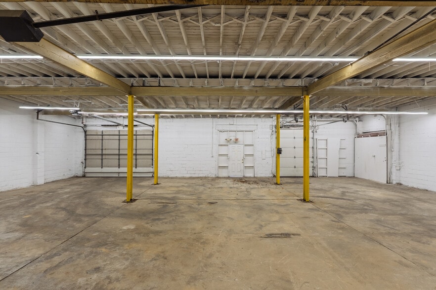 More Photos Of 500 Pine St, Holmes Unknown For Lease