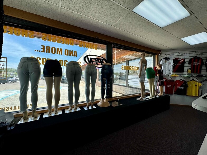 More Photos Of 115-159 Marion Blvd, Marion General Retail For Lease
