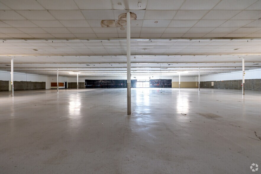 More Photos Of 8001 West Ln, Stockton General Retail For Sale