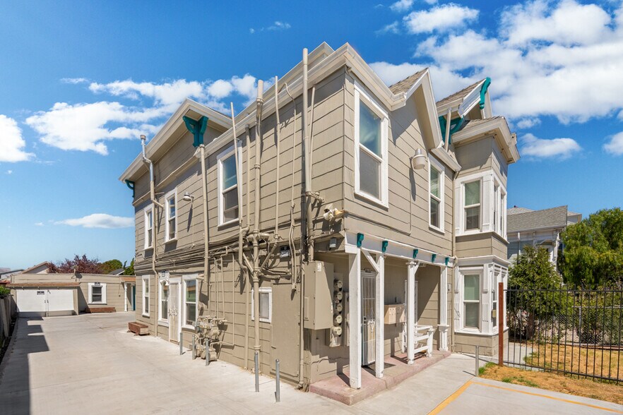 More Photos Of 1062 60th St, Oakland Apartments For Sale