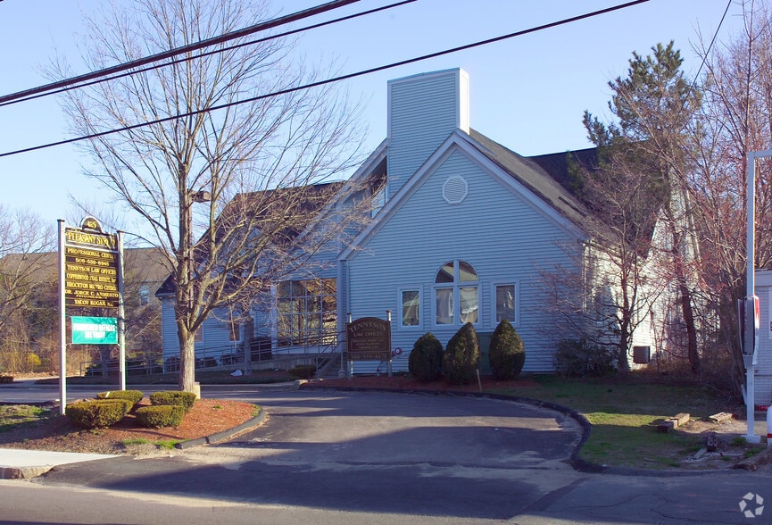 More Photos Of 425 Pleasant St, Brockton Office For Lease