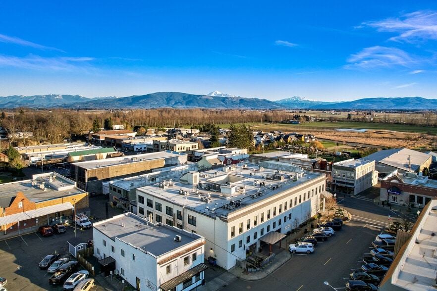 More Photos Of 412 Front St, Lynden Storefront Retail Residential For Sale