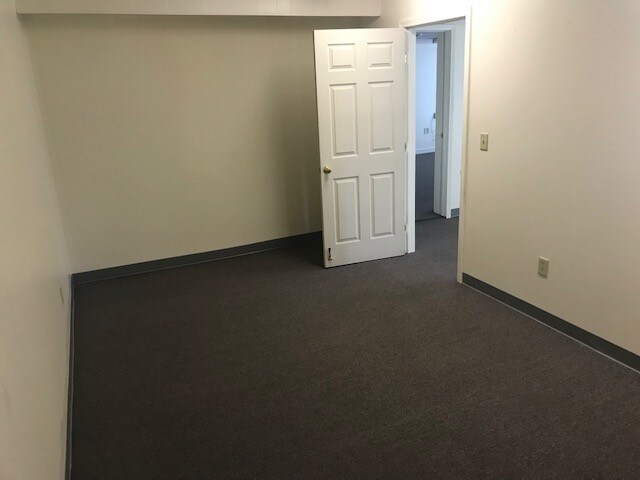 More Photos Of 8557 Oswego Rd, Baldwinsville Office For Lease
