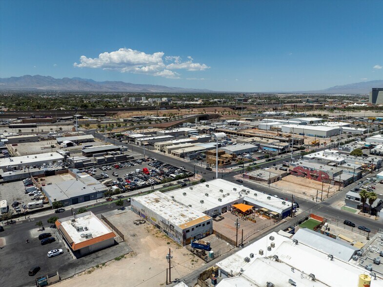 More Photos Of 1551 S Commerce St, Las Vegas Storefront For Lease