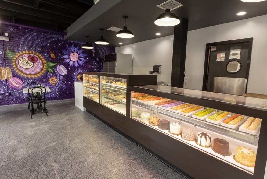 More Photos Of 1837 W Grand Ave, Chicago General Retail For Sale