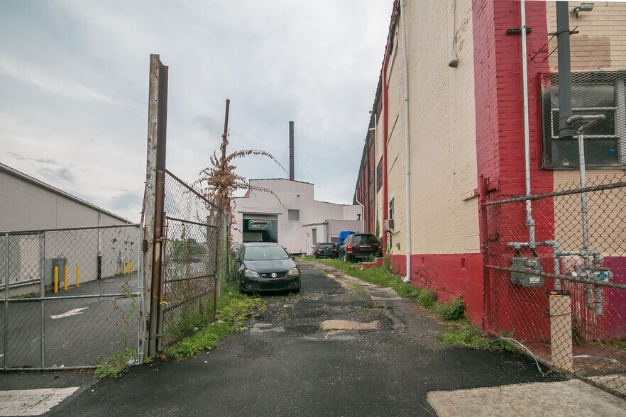 More Photos Of 432 W Allegheny Ave, Philadelphia Warehouse For Sale