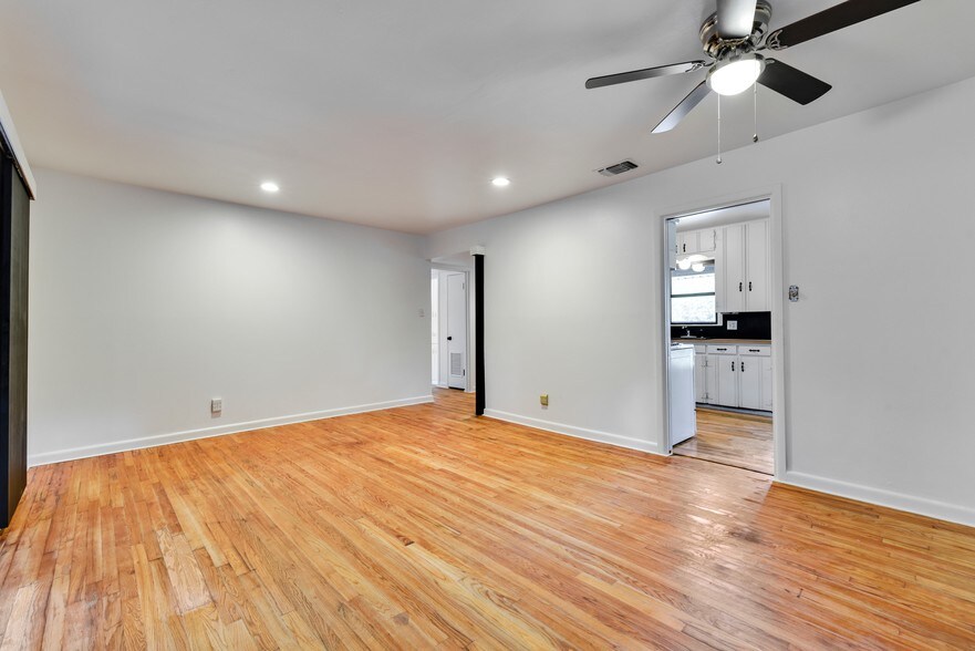More Photos Of 13813 Ann Pl, Austin Office For Lease