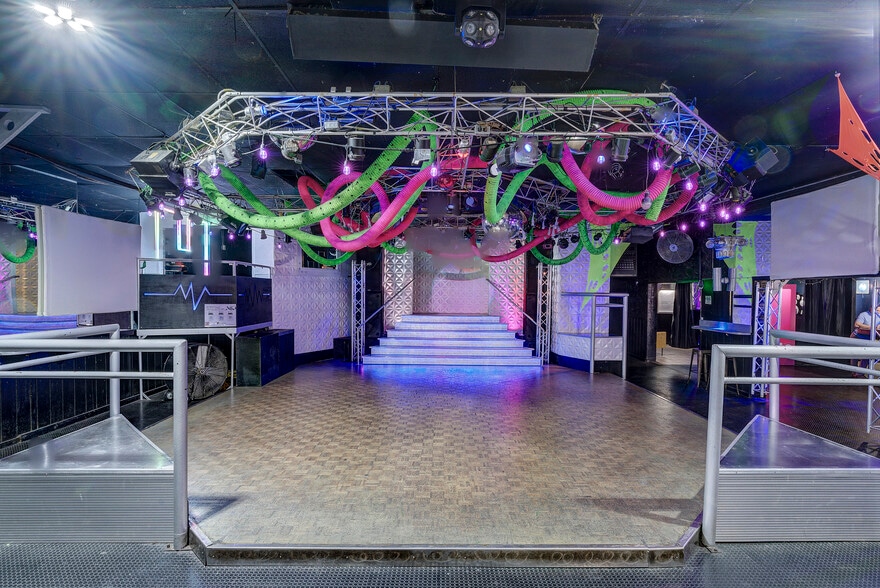 More Photos Of 2910 Bristol Hwy, Johnson City Bar For Sale