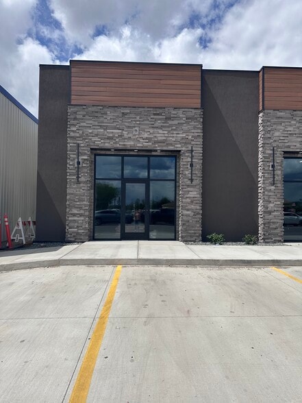 More Photos Of 1408 3rd St NW, Great Falls Storefront For Lease